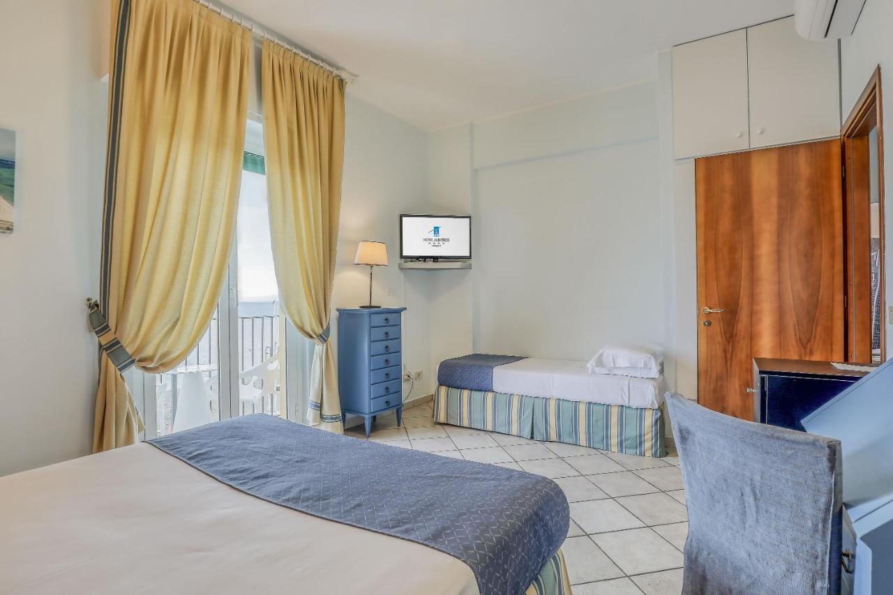 Hotel Albatros Вариготти Экстерьер фото