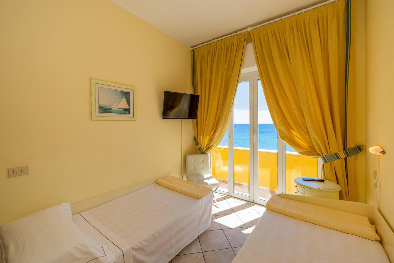 Hotel Albatros Вариготти Экстерьер фото
